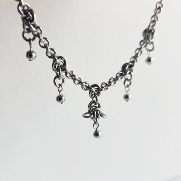 Gothic princess chandelier silver chainmail necklace with a small silver chain - Picture 7 of 11